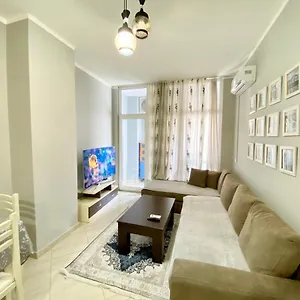 Pleasing Place With Free Parking On Site In Komuna E Parisit Appartamento Tirana